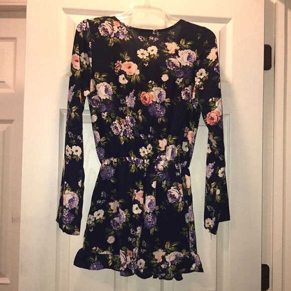 ✨Altar’d State Navy Floral Chiffon L/S romper - Picture 4 of 5